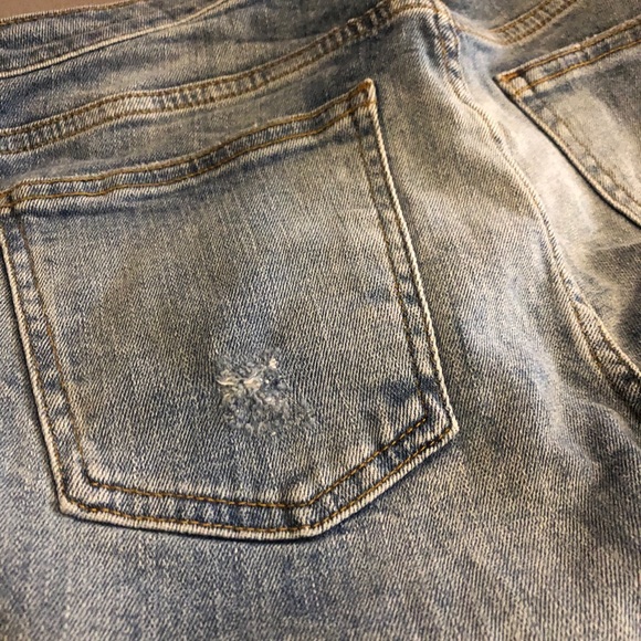 Light wash distressed skinny jeans - Picture 4 of 4